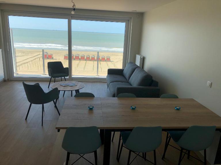 Falcon beach appartment 0401 - B&B La Panne