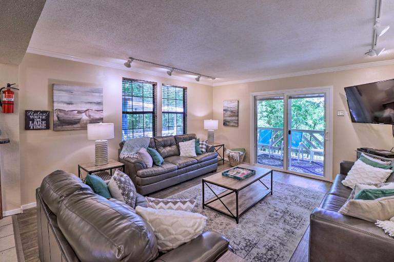 13 Mi to Hot Springs: Serene Royal Home w/ Deck! - B&B Royal