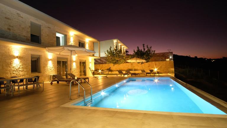 Eva Villas West and East with 2 private infinity pool & and panoramic sea view - B&B Geráni