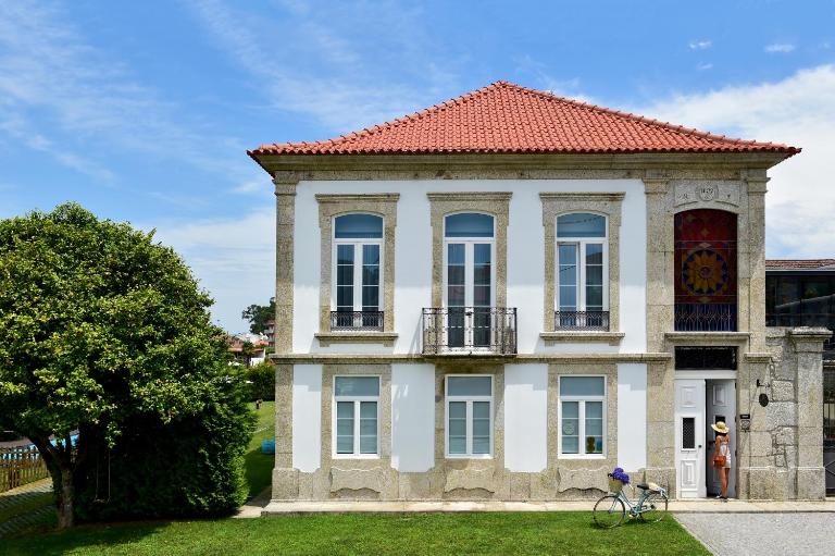 Solar Egas Moniz-Charming House & Local Experiences - Bed and Breakfast Paço de Sousa