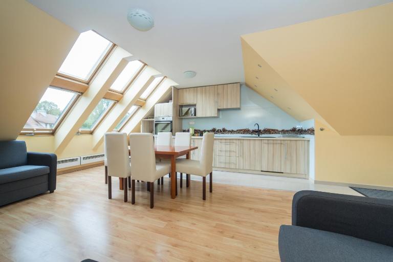 Apartament przy Deptaku z miejscem parkingowym - Chambres d'hôtes Polanica-Zdrój