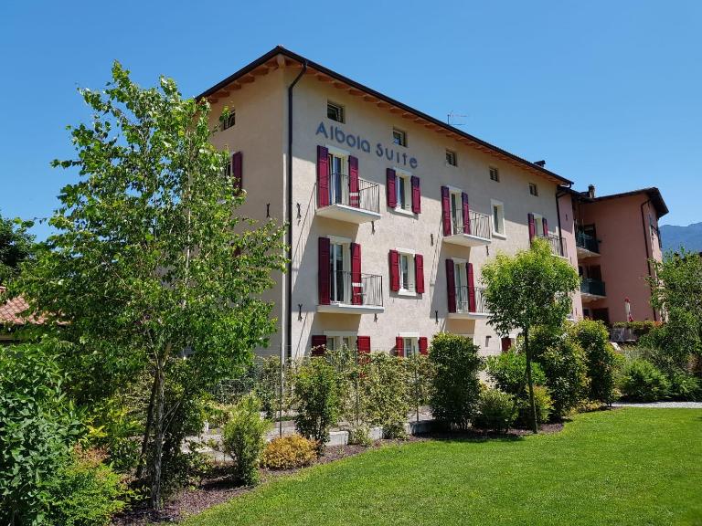 Albola Suite Holiday Apartments - Chambres d'hôtes Riva del Garda
