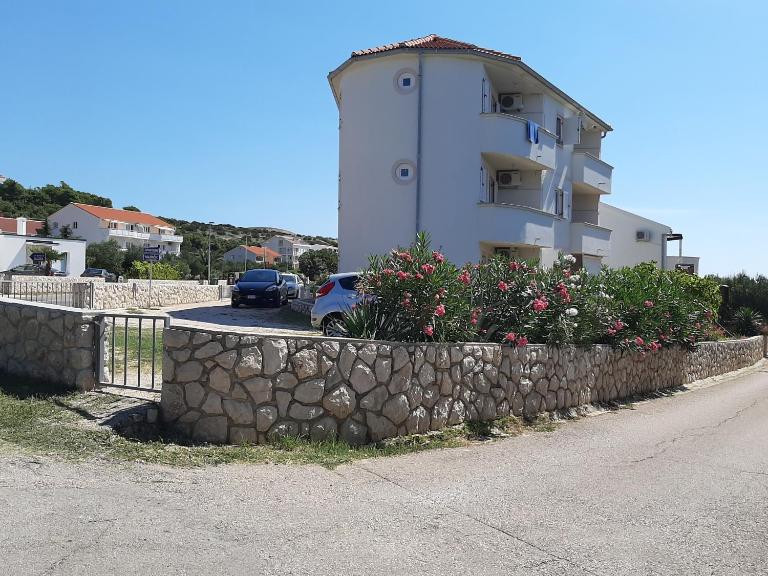 Apartments Cissa - B&B Novalja