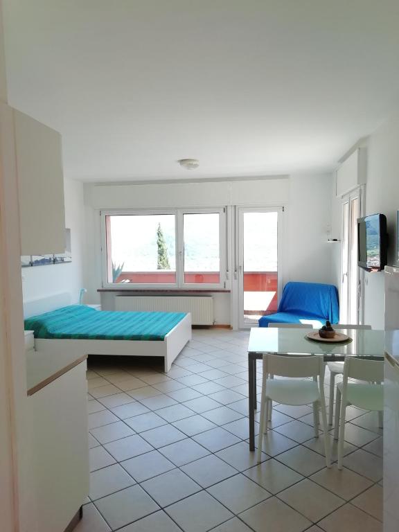 LAKE & CASTLE VIEW apartment - Chambres d'hôtes Riva del Garda