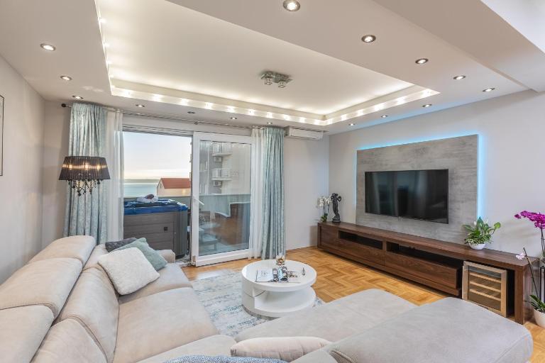 Luxury apartman SKY with sea view and whirlpool - Ferienwohnung Makarska