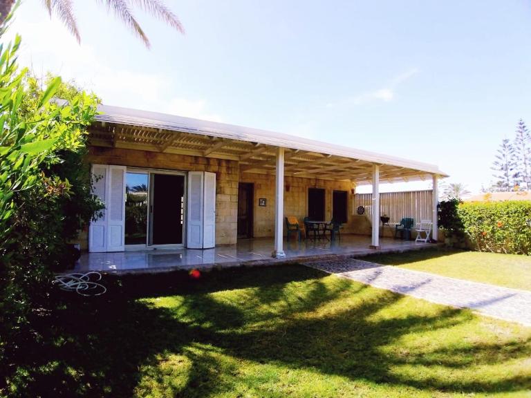 Villa with Roof, Private Garden and Backyard in North Coast - Families Only فيلا مستقلة الساحل الشمالي - عائلات فقط - Chambres d'hôtes Dawwār Abū Maḩrūs
