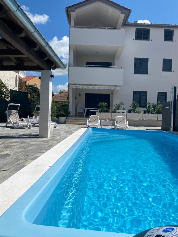 Breitling Apartments with Pool - B&B Biograd na Moru