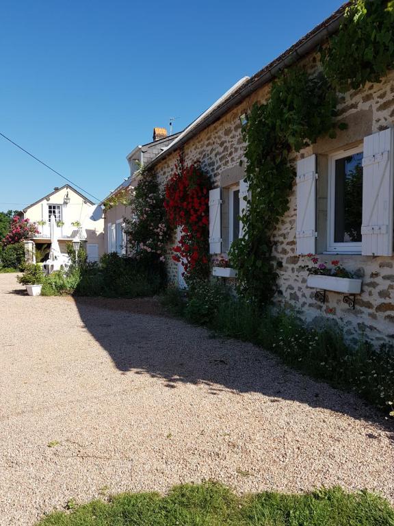 Le Gîte De L'Ouche Charlot - B&B Maux