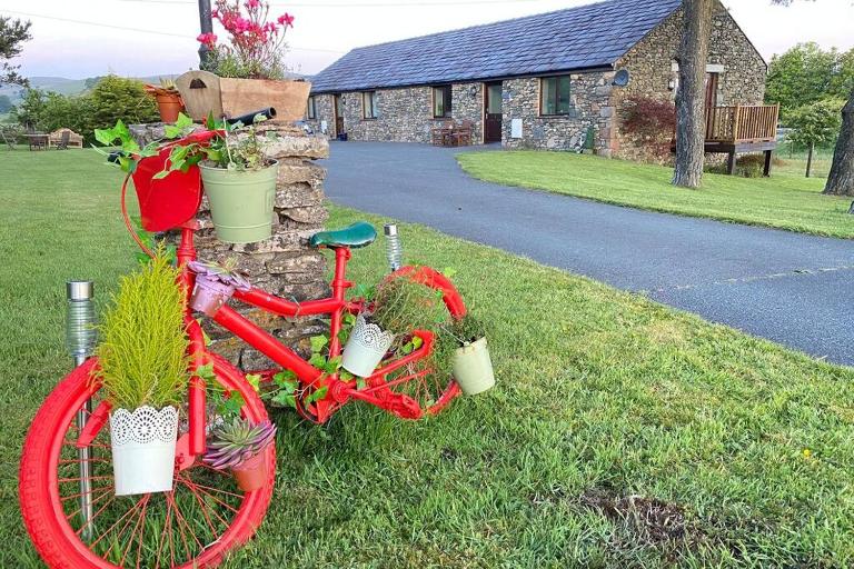 Lake District romantic get away in 1 acre gardens off M6 - B&B Penrith