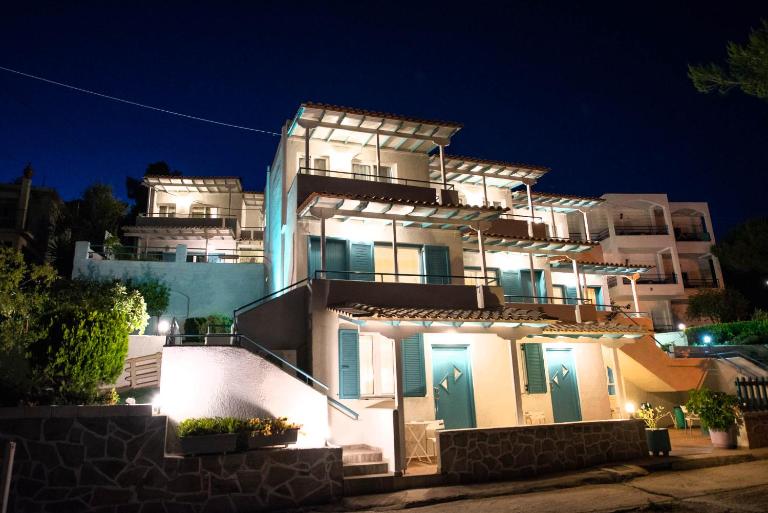 Theodora Rooms - B&B Poros