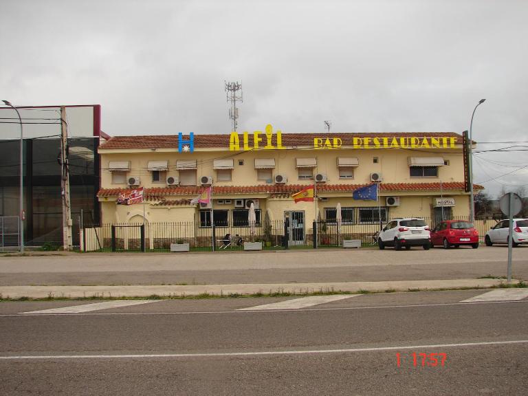 Hostal Alfil - B&B Cazalegas