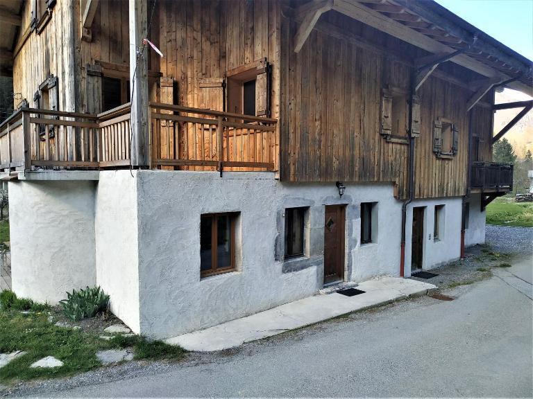 Appartement dans ferme rénovée au cœur du Grand Massif - B&B Sixt-sur-Aff