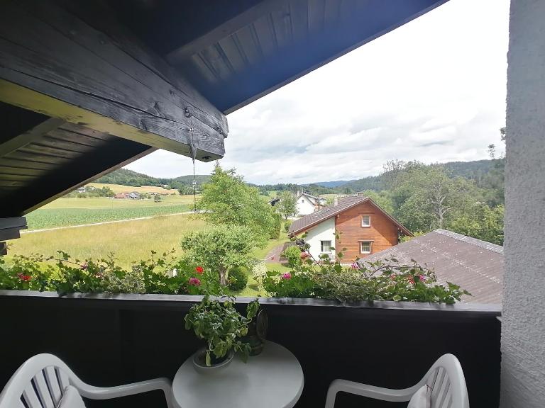 Haus Pieschl - B&B Pertitschach