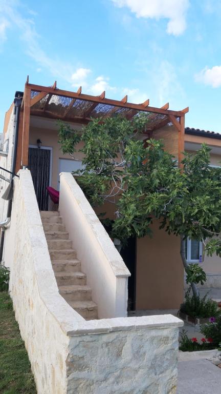 Studio apartman T and T - B&B Ražanac
