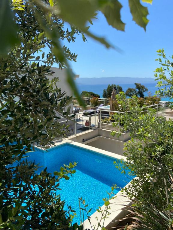 VIzzavona piscine et jacuzzi - B&B Ajaccio