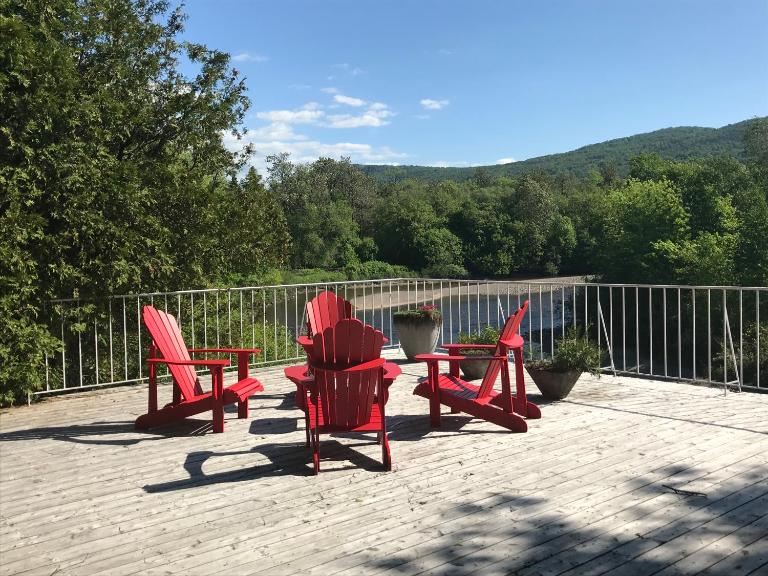 La CAMPAGNE au centre-ville de Baie-Saint-Paul UNIQUE - B&B Baie-Saint-Paul