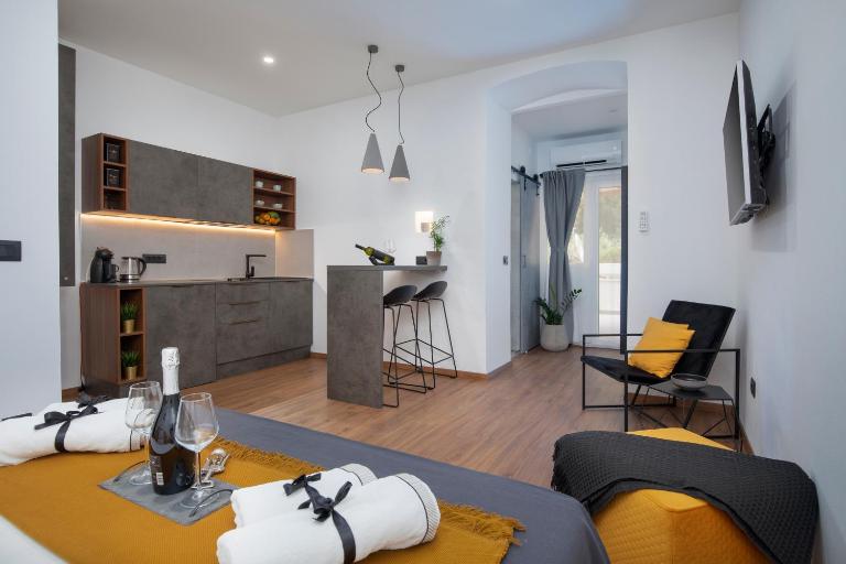 Deluxe Rooms and Apartments Korzo - B&B Pola
