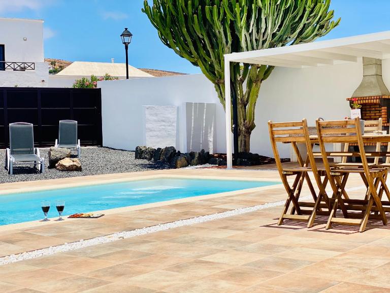 Canaryislandshost l My Nest - Bed and Breakfast Nazaret