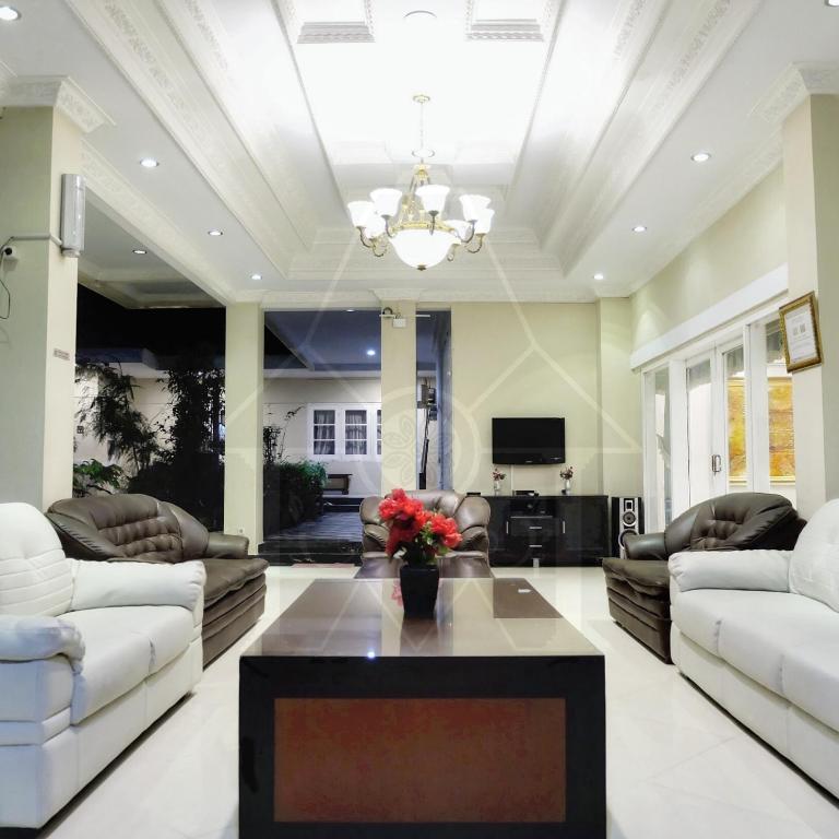 Wisma Halim Villas & Conference - Ferienwohnung Cianjur