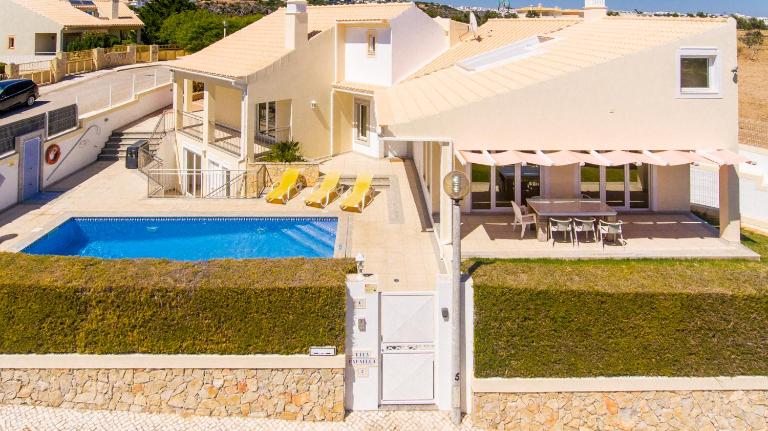 Villa Rafaella II Palace by Atlantic Places - B&B Albufeira