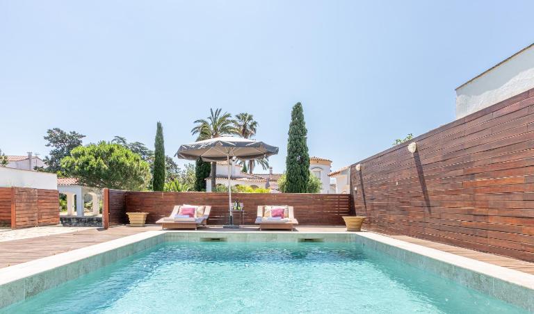 Apart-rent Casa al canal Llobregat 0106 - B&B Empuriabrava