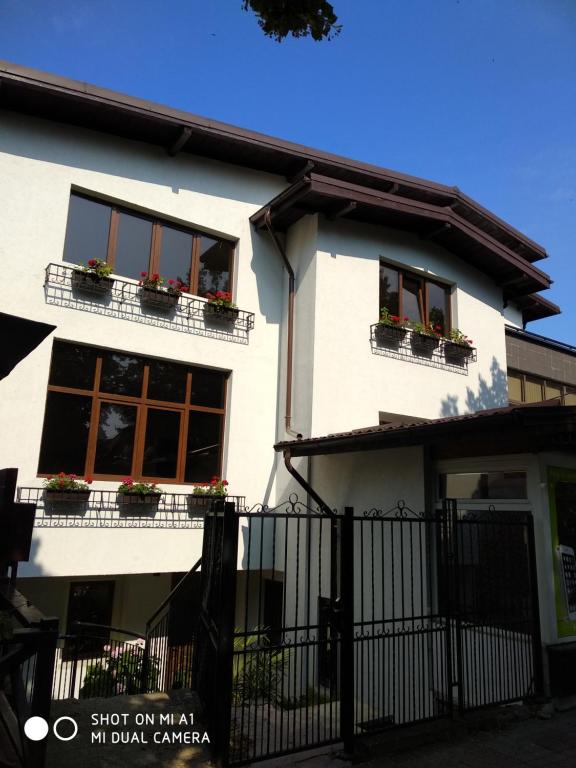 Casa Romaneasca - B&B Curtea de Argeş