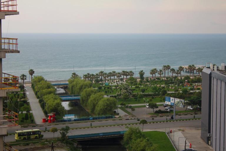 Apartment near the new boulevard - Chambres d'hôtes Batoumi