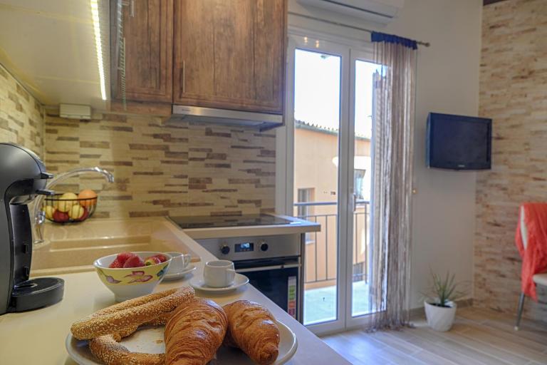 Renas Cosy Apartment - B&B Karyófyto
