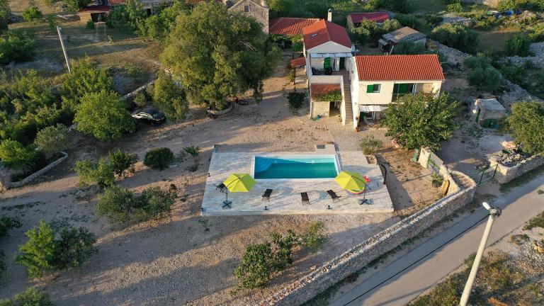 Marcelovi dvori - B&B Pirovac