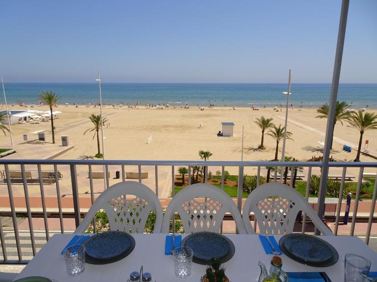 NEPTUNO 27 - Primera línea de Playa - B&B Los Mártires