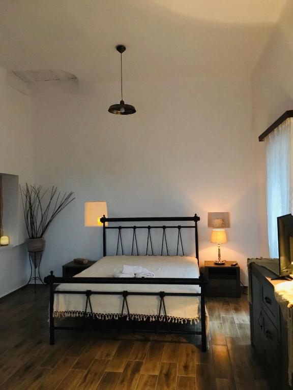 Kamares Stone House 2 - B&B Geroliménas