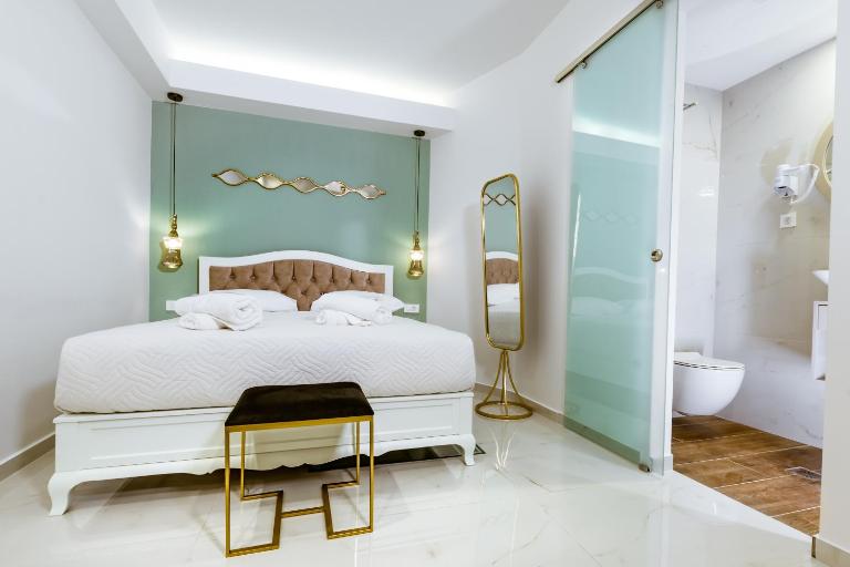 Konmari Boutique Suites - B&B Chania