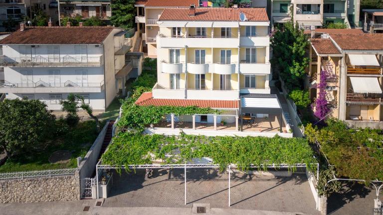 Steko Accomodations - Bed and Breakfast Makarska