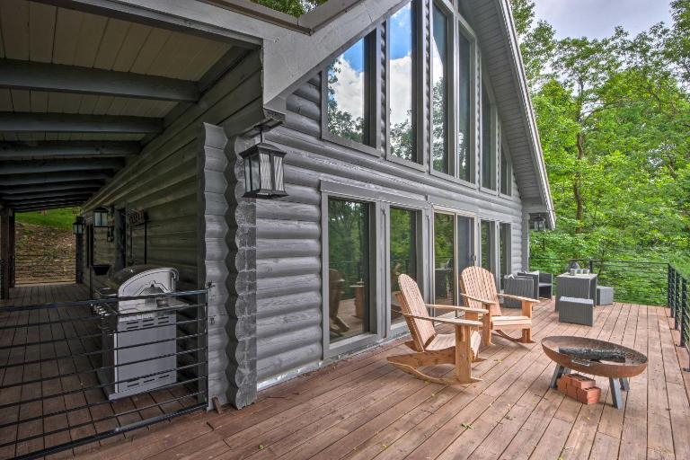 Luxe Jasper Cabin w/ Deck + Blue Ridge Mtn Views! - Chambres d'hôtes Jasper