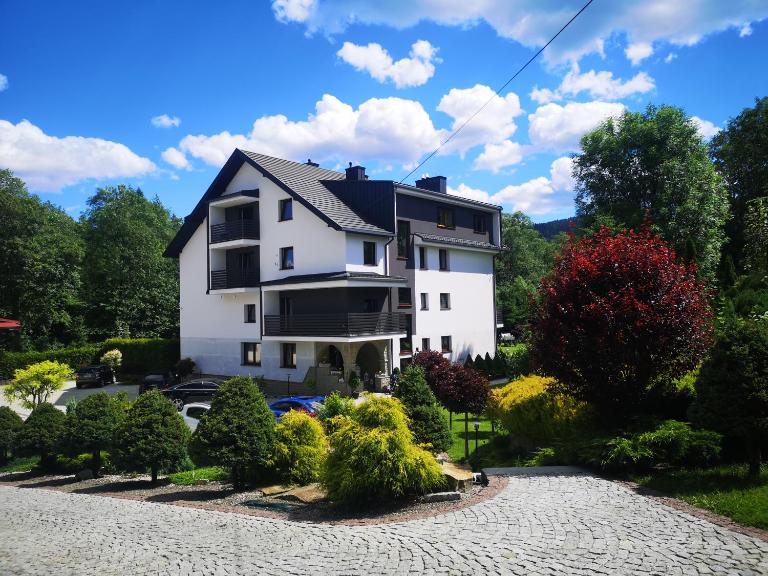 POD BRZEGIEM - B&B Niedźwiedź