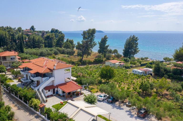 Fantasia Studios and Apartments - B&B Néos Marmarás