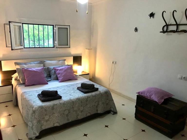 Adosado de 140m2 con terraza a 50 m de la playa - B&B Denia