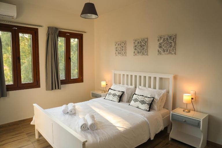 Golden Evelyn - Bed and Breakfast Agia Paraskevi
