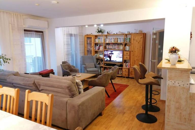 Beste Lage im Zentrum und am Hofgarten 150qm mit Klima, 2xBalkon, Aufzug, Familienfreundlich - Bed and Breakfast Bayreuth