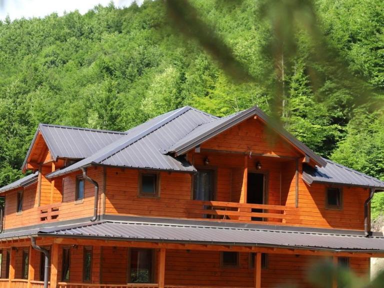 Bujtina Malaj - Ferienwohnung Valbonë