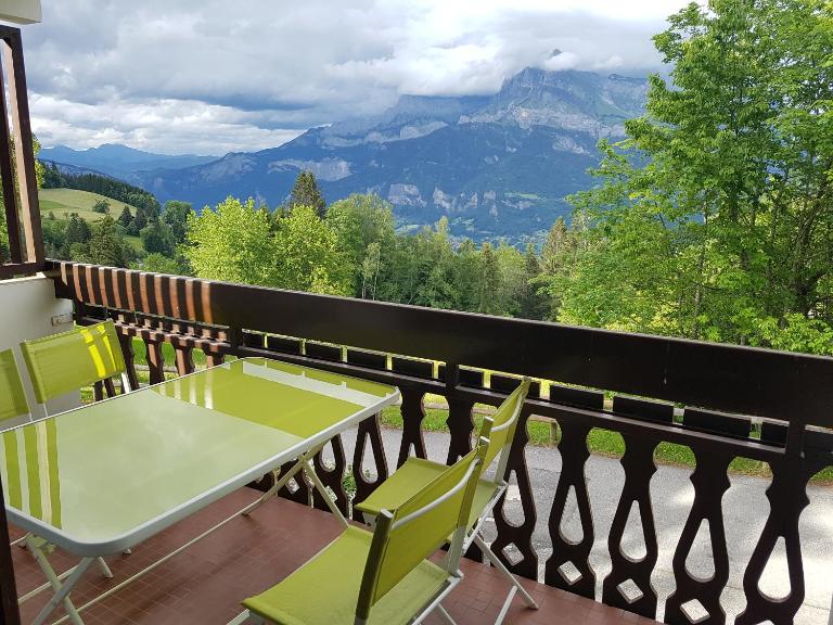 Studio tout confort avec vue sur les sommets - B&B Combloux