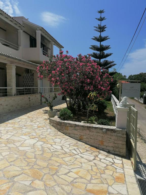 Makis Apartments - B&B Arillas