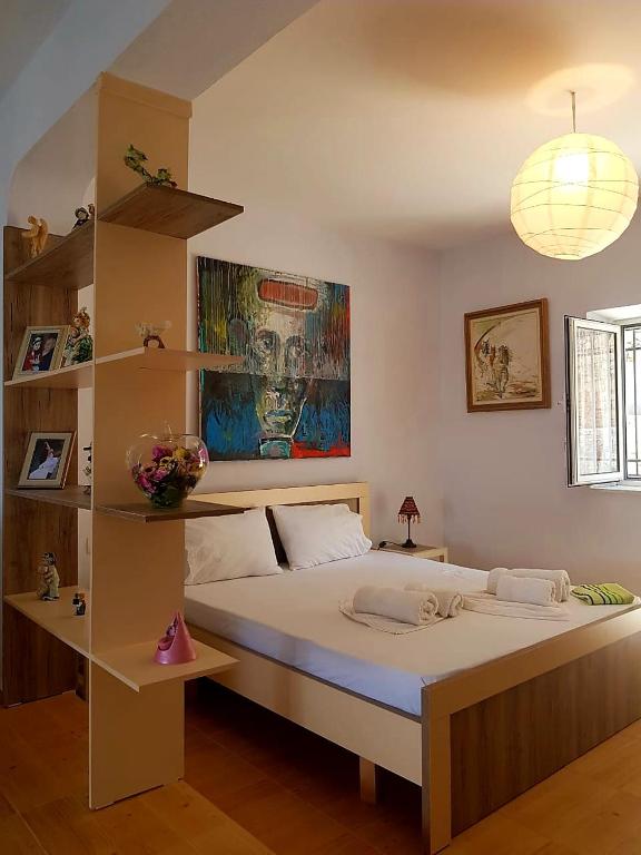 Aira Apartment - B&B Himarë
