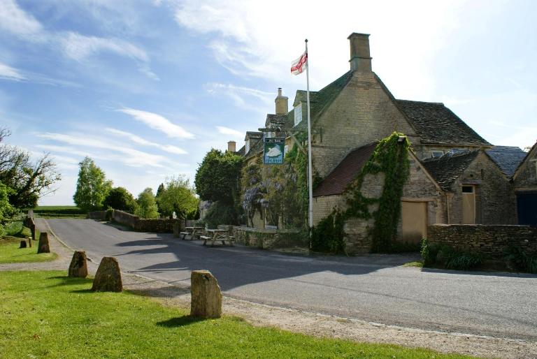 The Swan Inn Swinbrook - Bed and Breakfast Burford