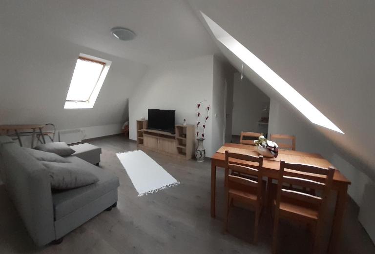 Peak Apartman - Chambres d'hôtes Eger