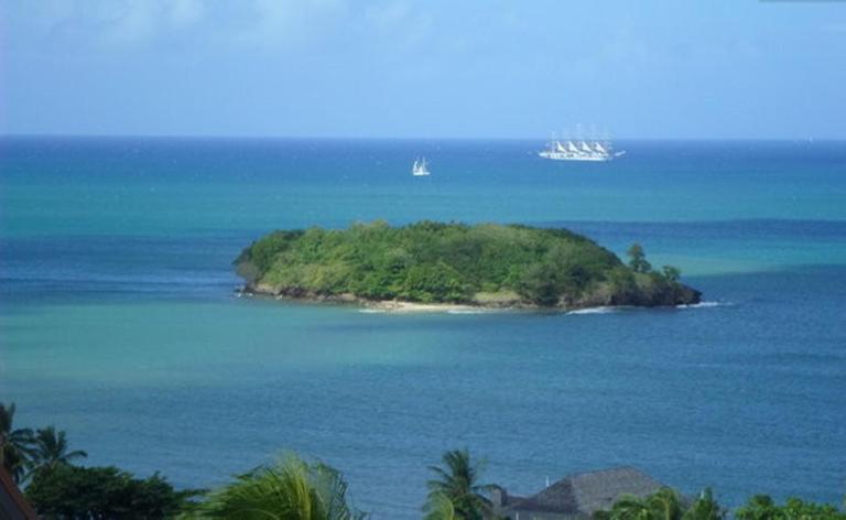 Amazing Beach View Apartments - Chambres d'hôtes Castries