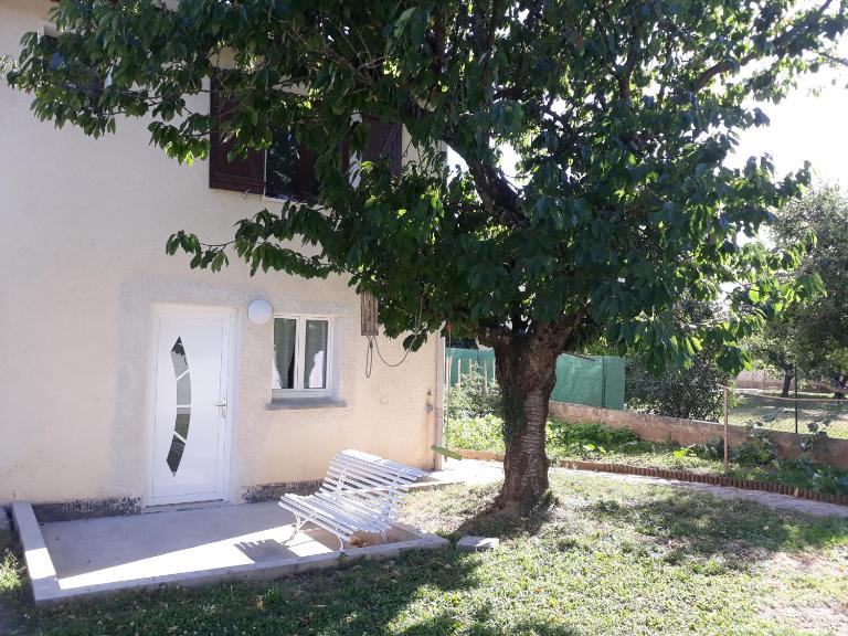 T2 courte durée - Bed and Breakfast Jonage