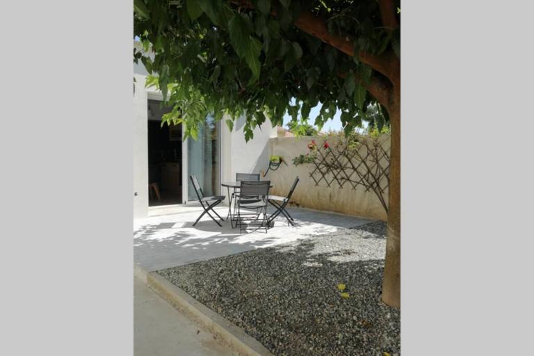 CHARMANT APPARTEMENT AVEC TERRASSE - B&B Pont-de-l'Isère