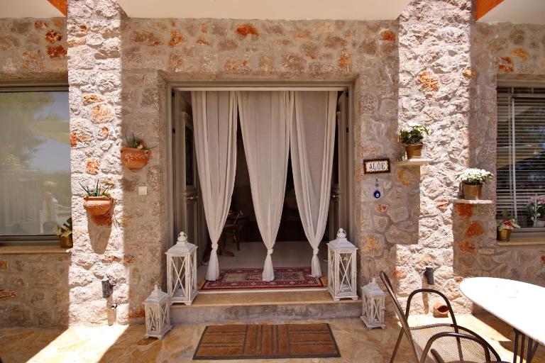 Aloe Luxury Apartments - B&B Porto Cheli