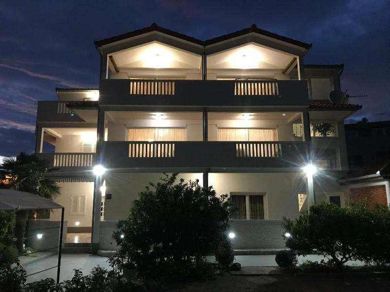 Apartments Bumbar - Chambres d'hôtes Rogoznica